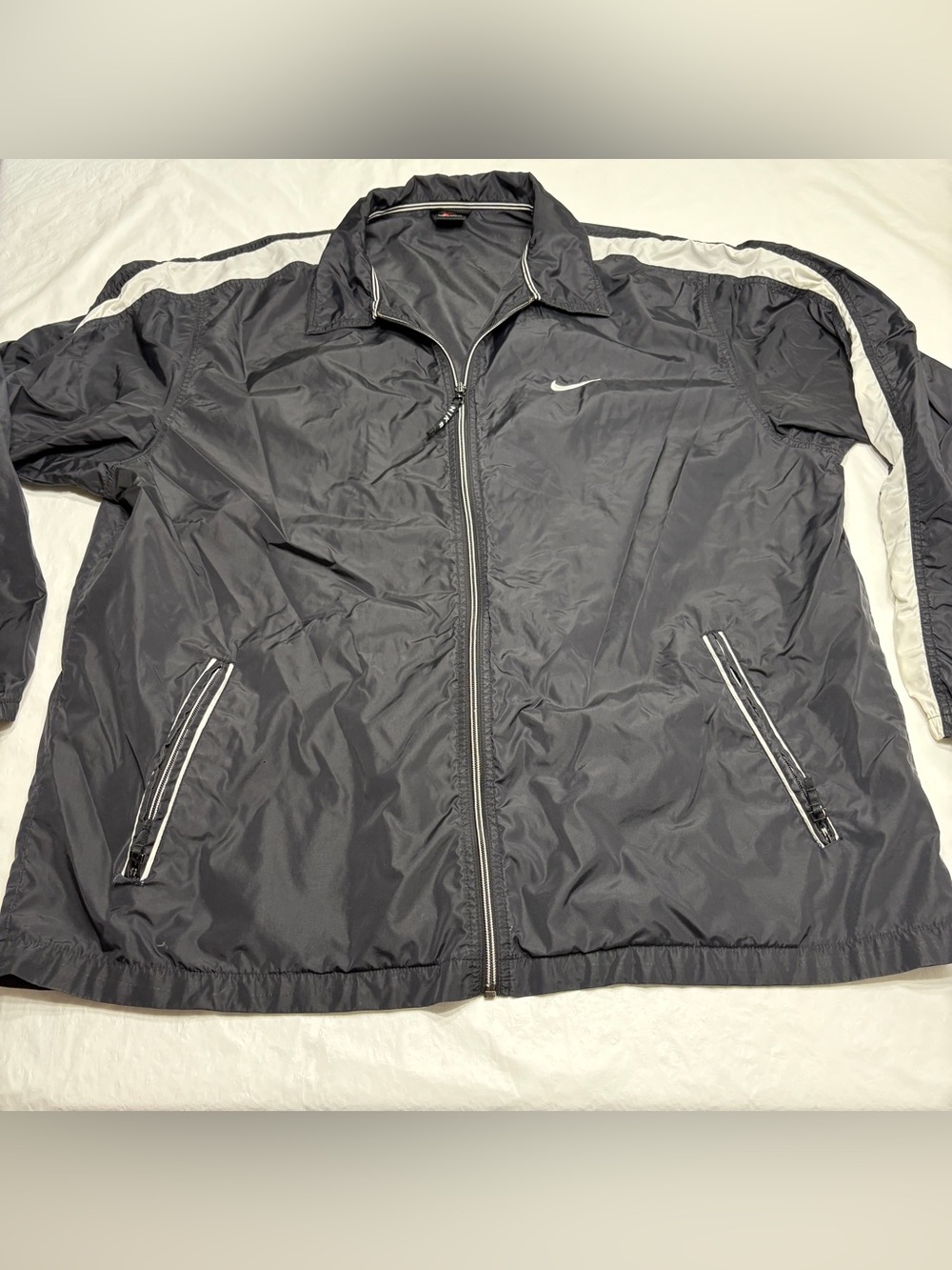 Vintage Nike 90s Red Tag Black Full Zip Up Windbreaker Jacket Men’s XL